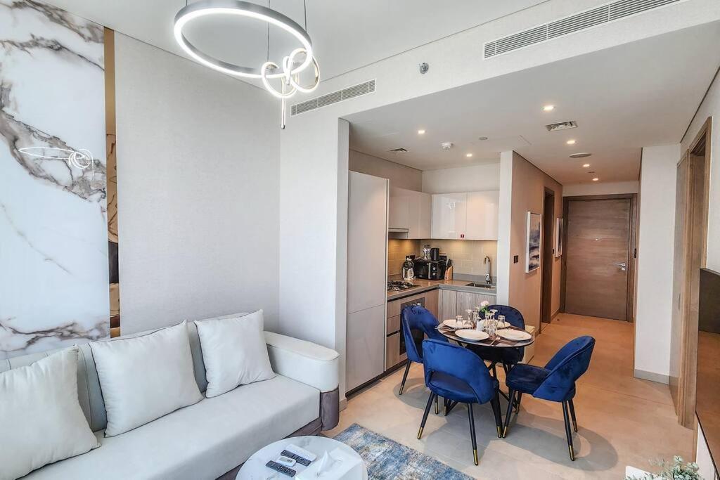 By Latinem Luxury 1br W1006 Near Burj Khalifa شقة